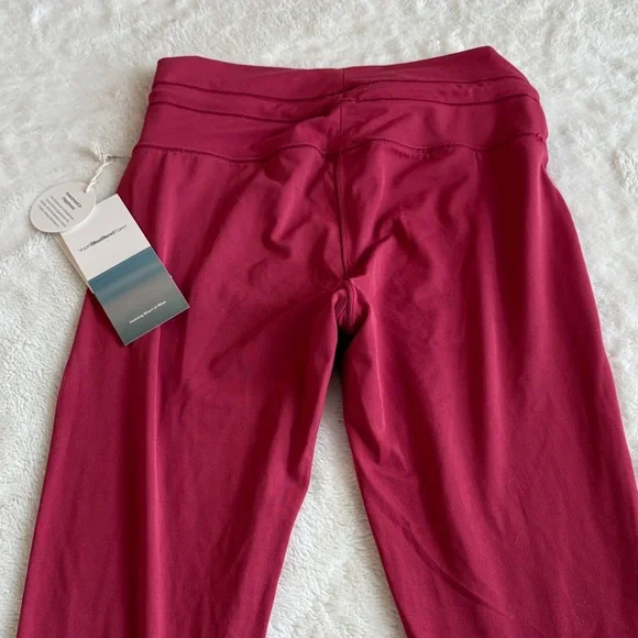Vuori Daily Form Legging NWT. Size Medium - Picture 11 of 11